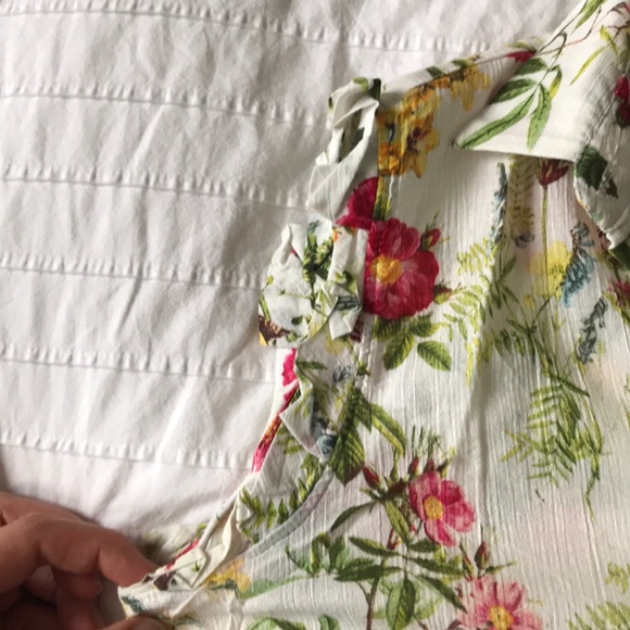 Floral top - Picture 2 of 5